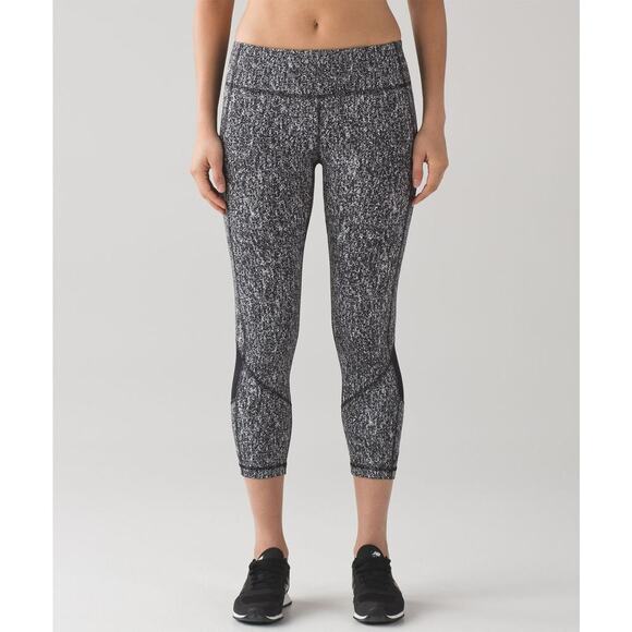 LULULEMON  Pace Rival Crop Size 6 Power Luxtreme Suited Jacquard Black White - Picture 2 of 9